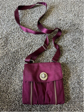 Baggallini Tokyo Mini Wine Zipper Crossbody Bag